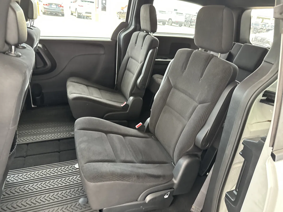 2019 Dodge Grand Caravan SE Plus thumbnail 28
