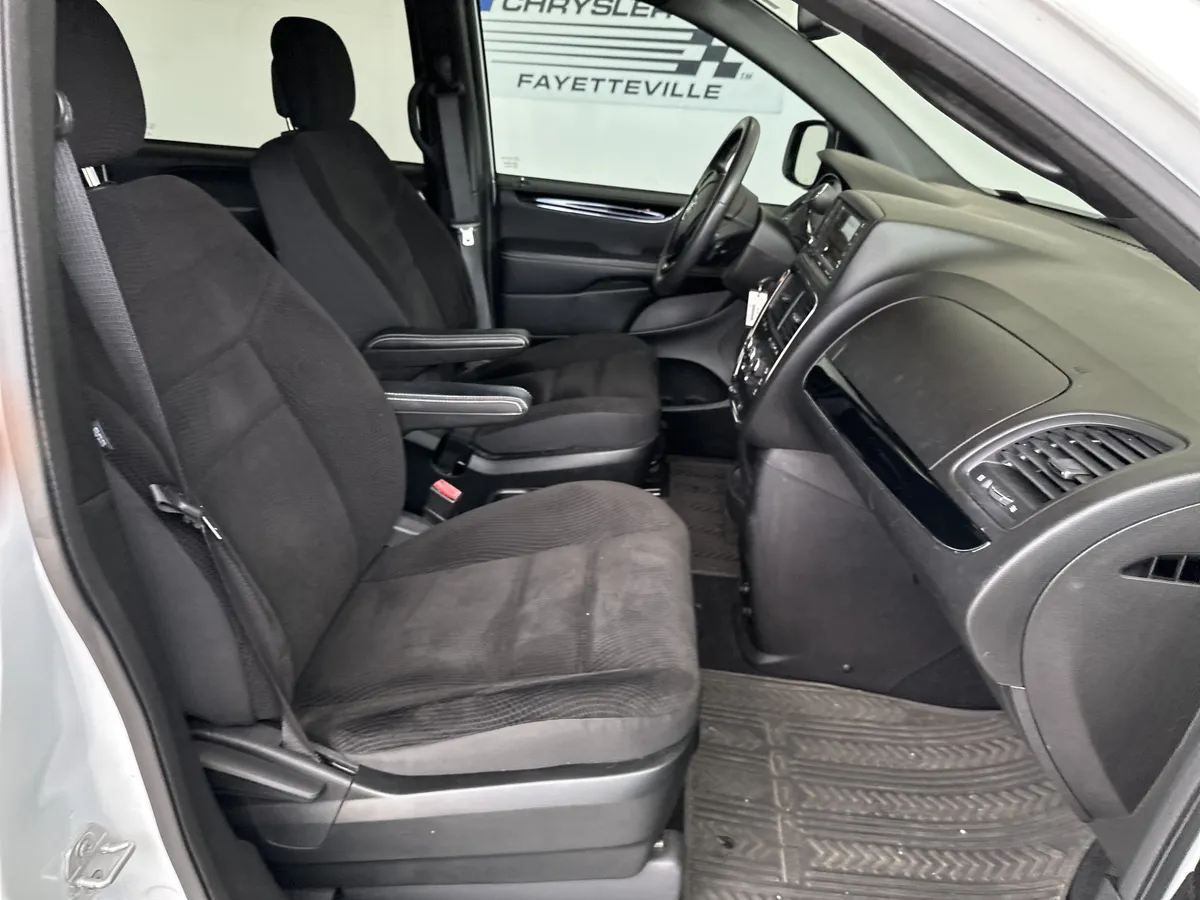 2019 Dodge Grand Caravan SE Plus thumbnail 31