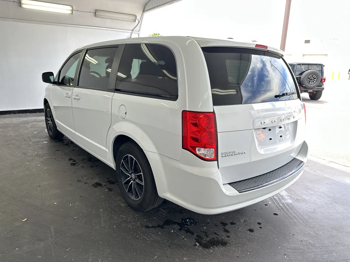2019 Dodge Grand Caravan SE Plus thumbnail 6