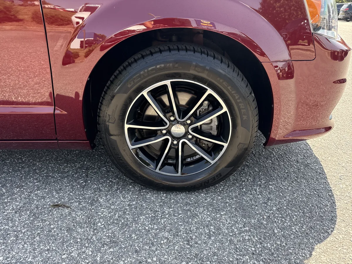 2019 Dodge Grand Caravan SE Plus Wagon thumbnail 12