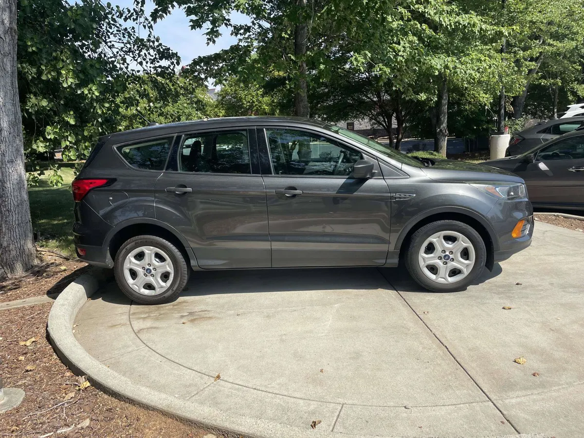 2019 Ford Escape S thumbnail 10
