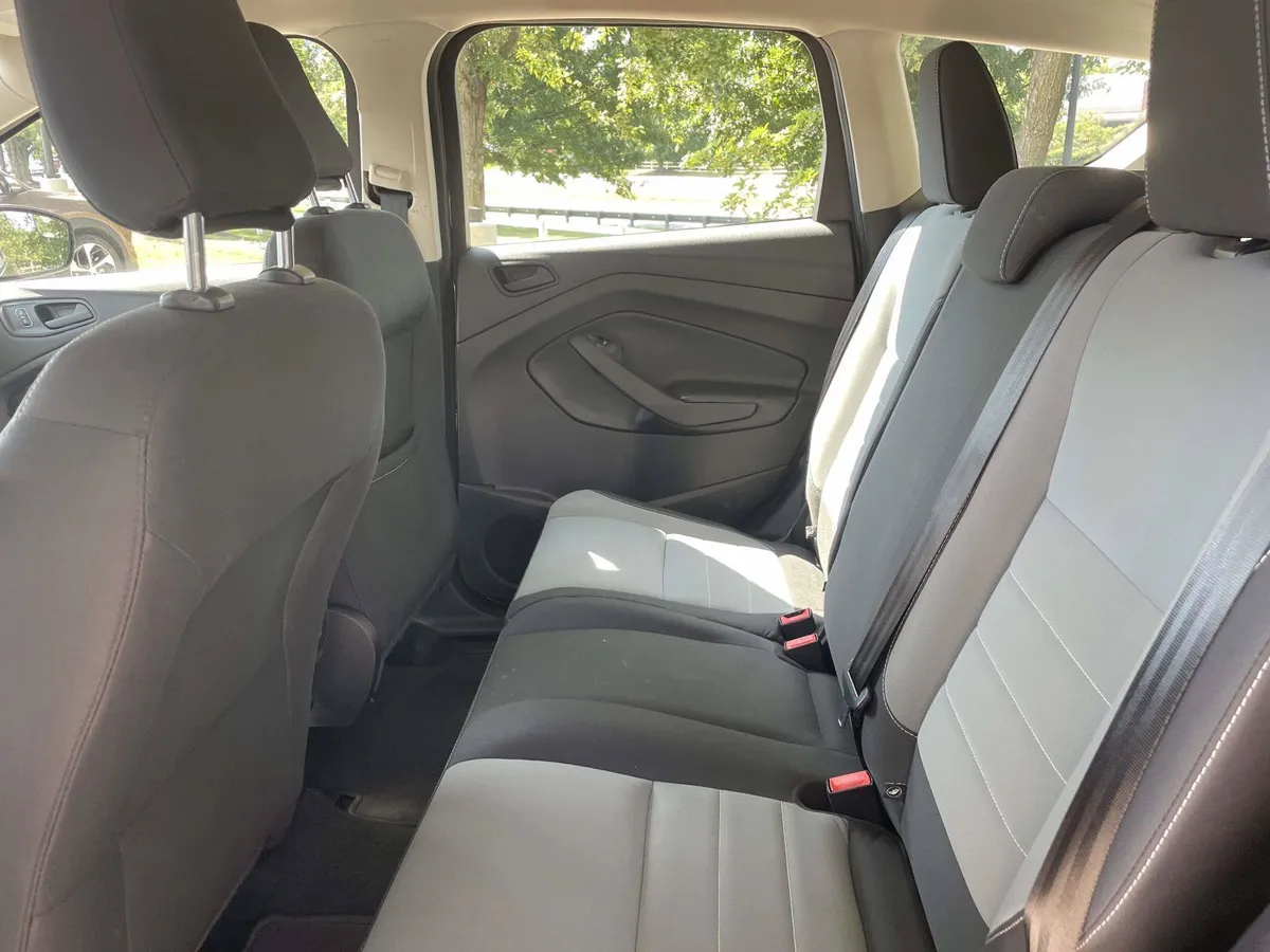 2019 Ford Escape S thumbnail 12