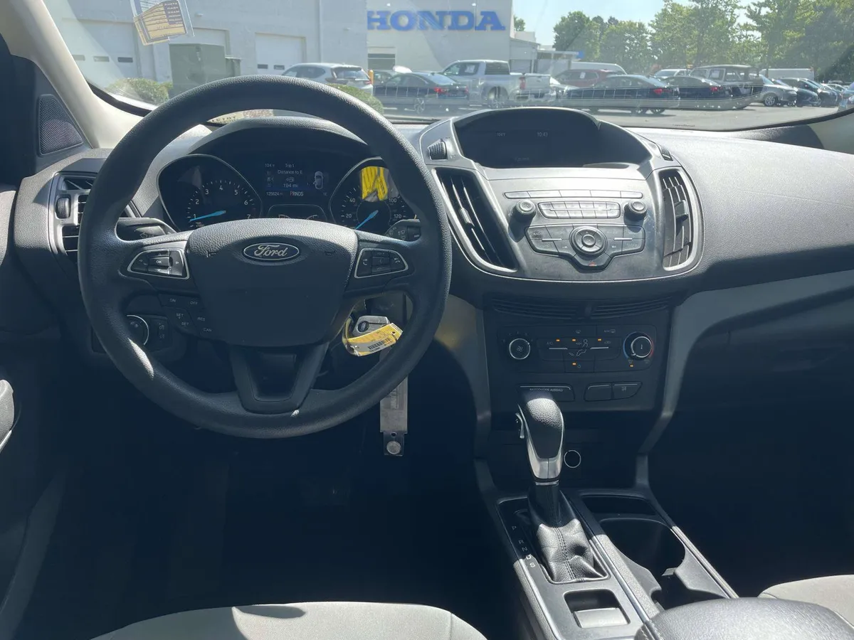 2019 Ford Escape S thumbnail 16