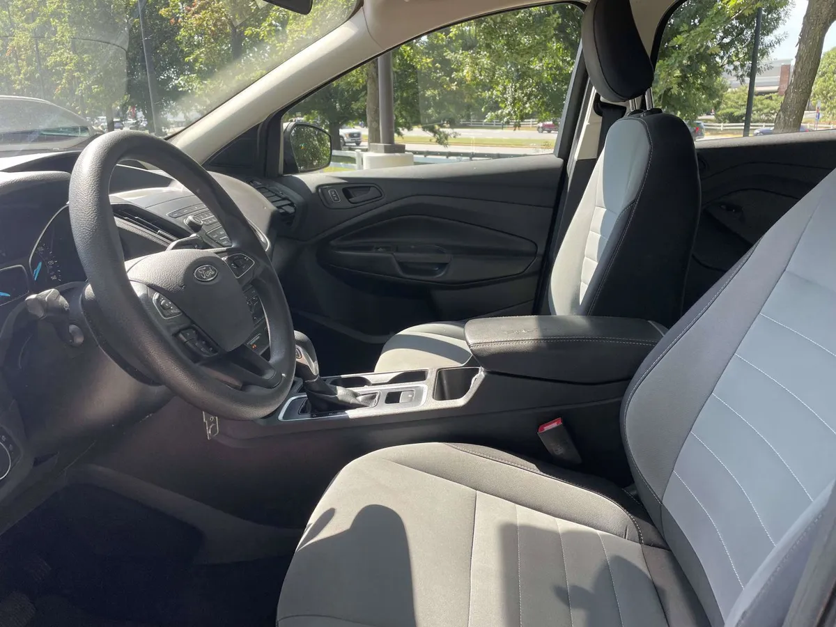 2019 Ford Escape S thumbnail 17