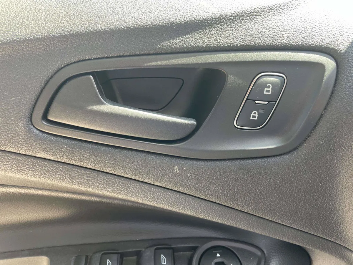 2019 Ford Escape S thumbnail 22
