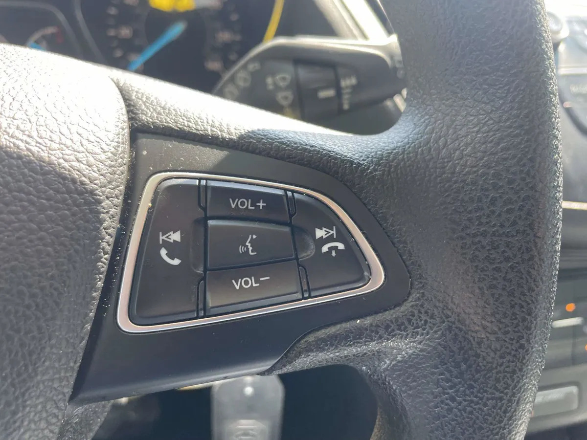 2019 Ford Escape S thumbnail 29