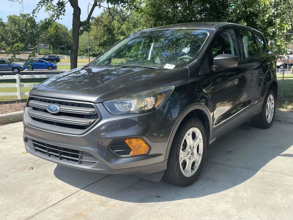 2019 Ford Escape S thumbnail 5