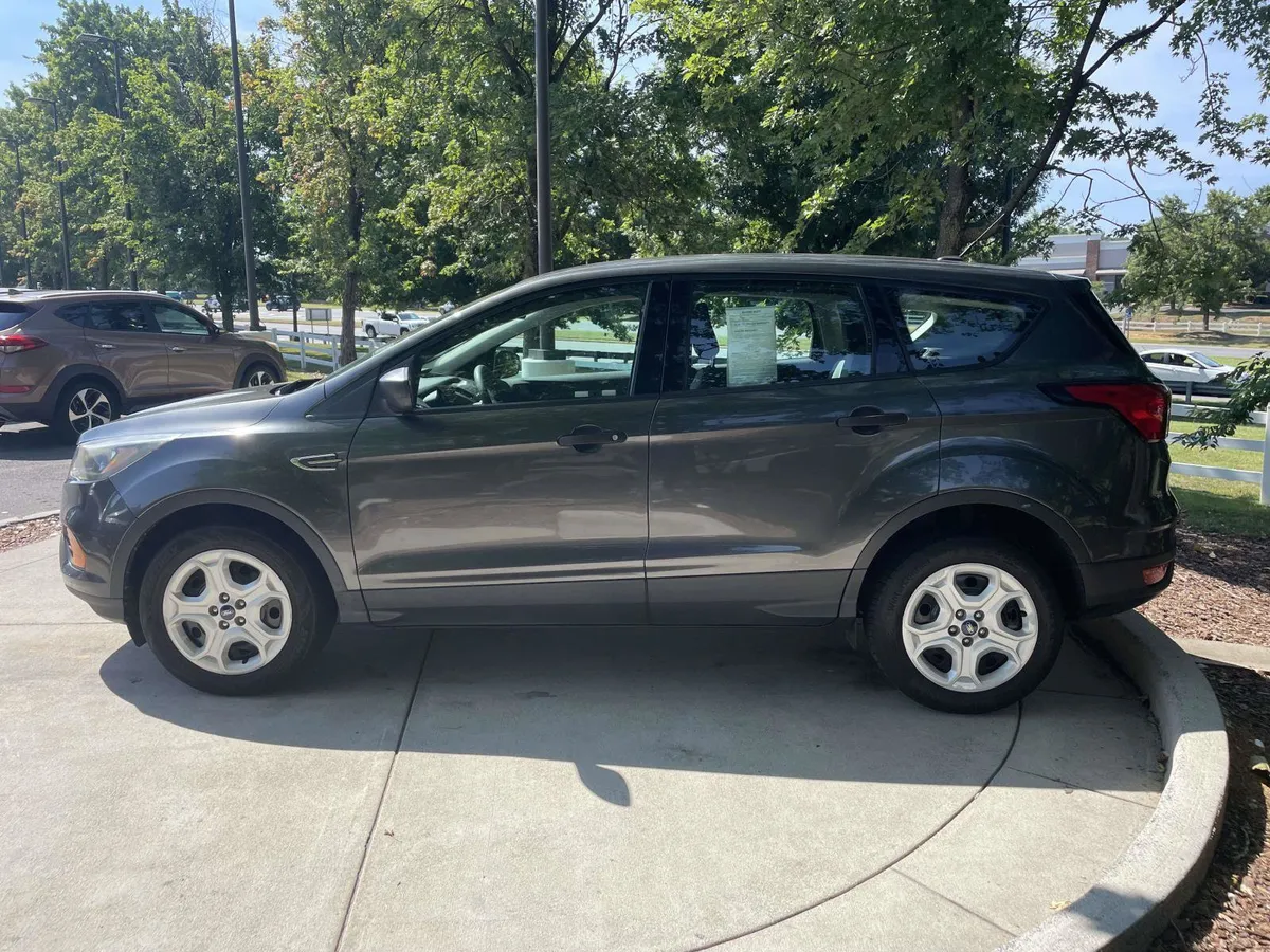 2019 Ford Escape S thumbnail 6