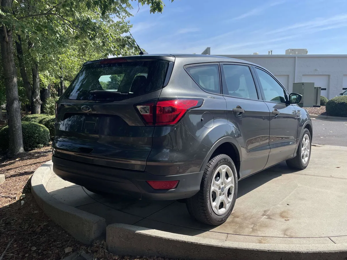 2019 Ford Escape S thumbnail 9