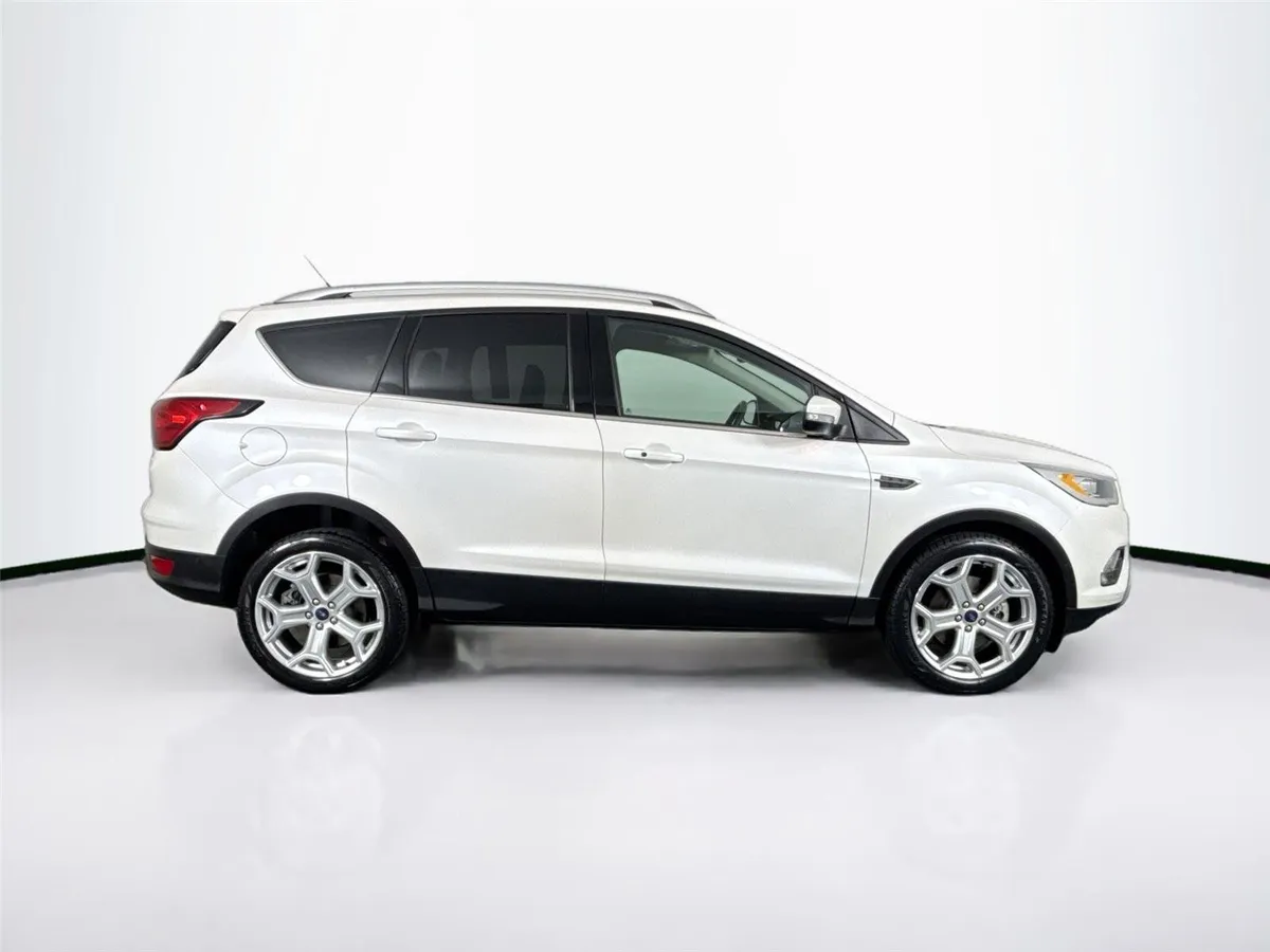 2019 Ford Escape Titanium thumbnail 11