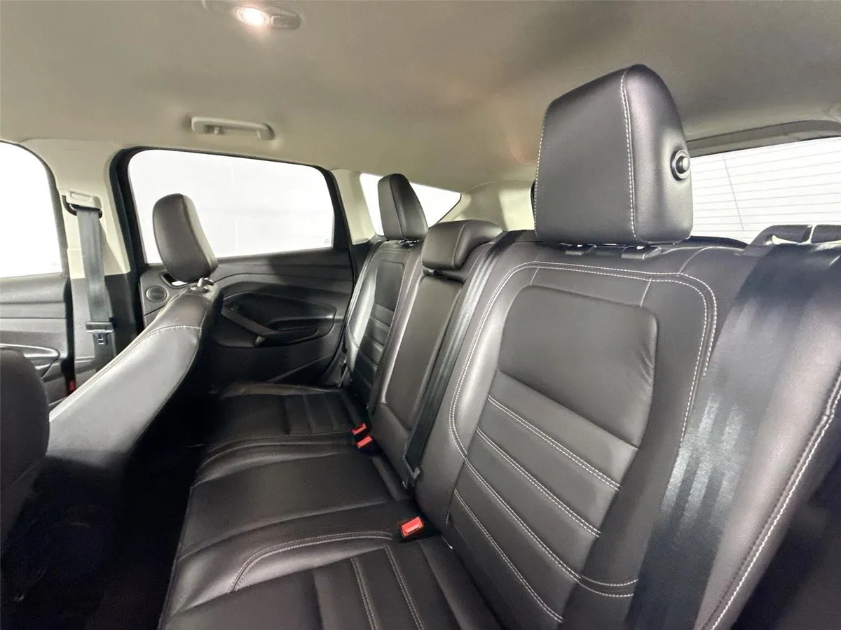 2019 Ford Escape Titanium thumbnail 28