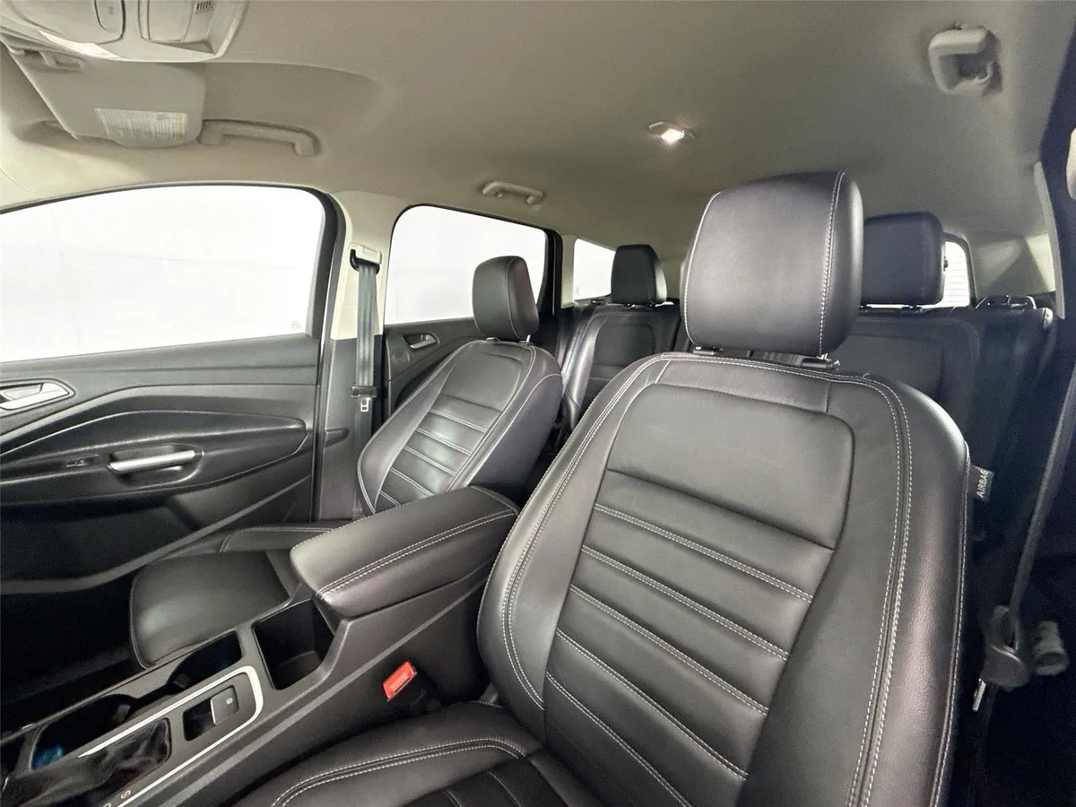 2019 Ford Escape Titanium thumbnail 3