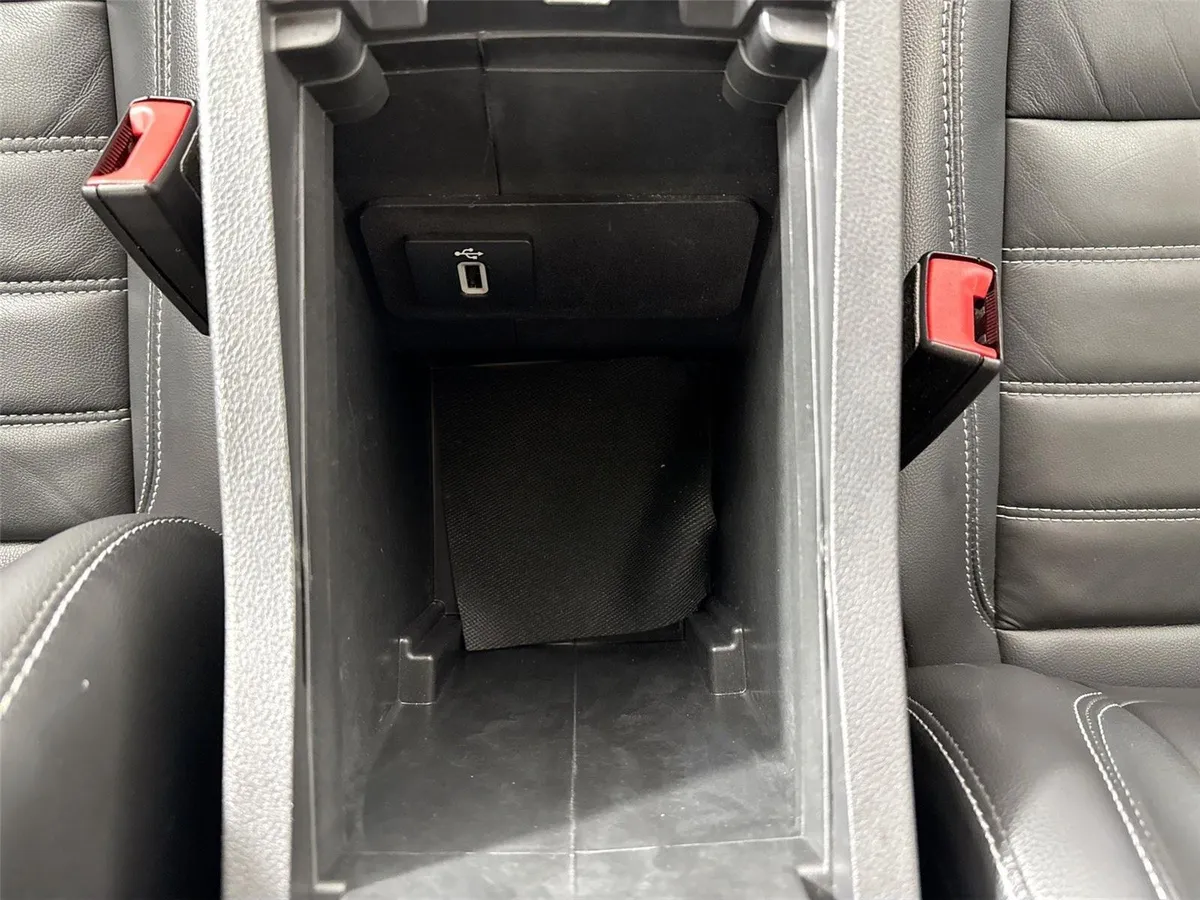 2019 Ford Escape Titanium thumbnail 31