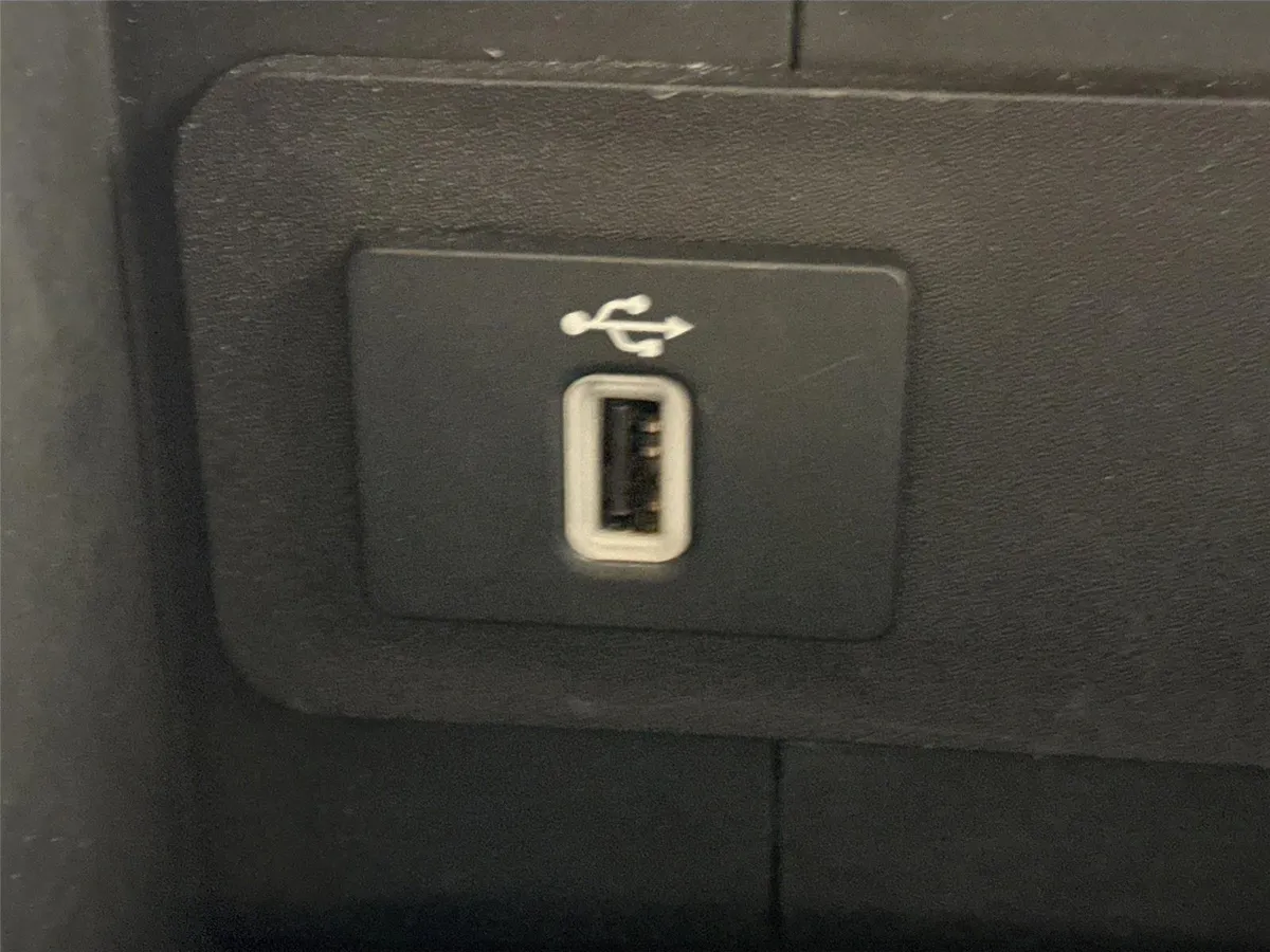 2019 Ford Escape Titanium thumbnail 32