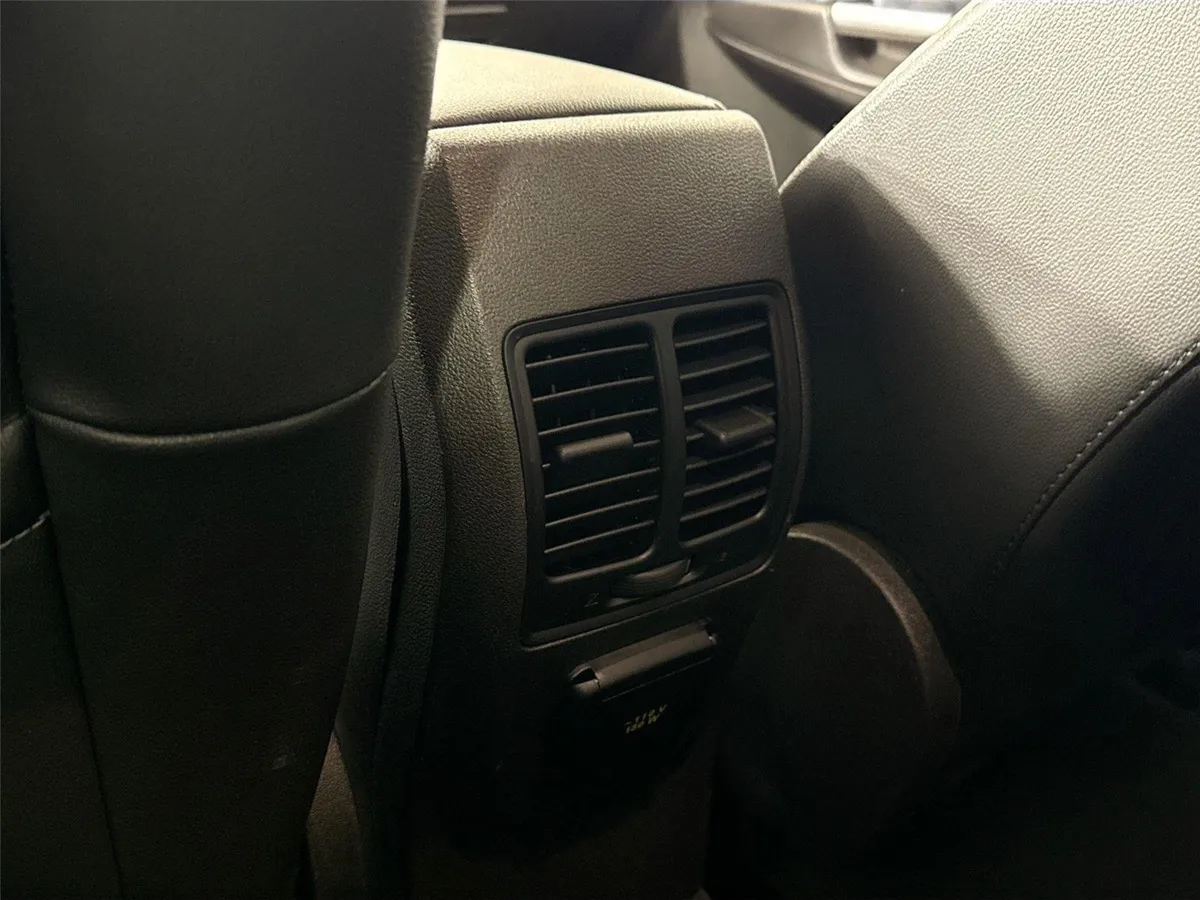 2019 Ford Escape Titanium thumbnail 33