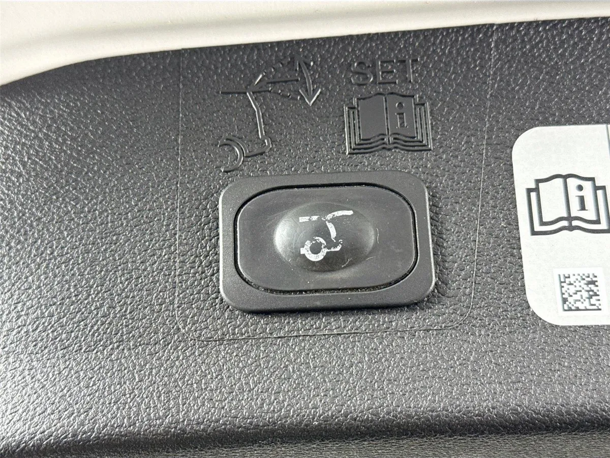 2019 Ford Escape Titanium thumbnail 38