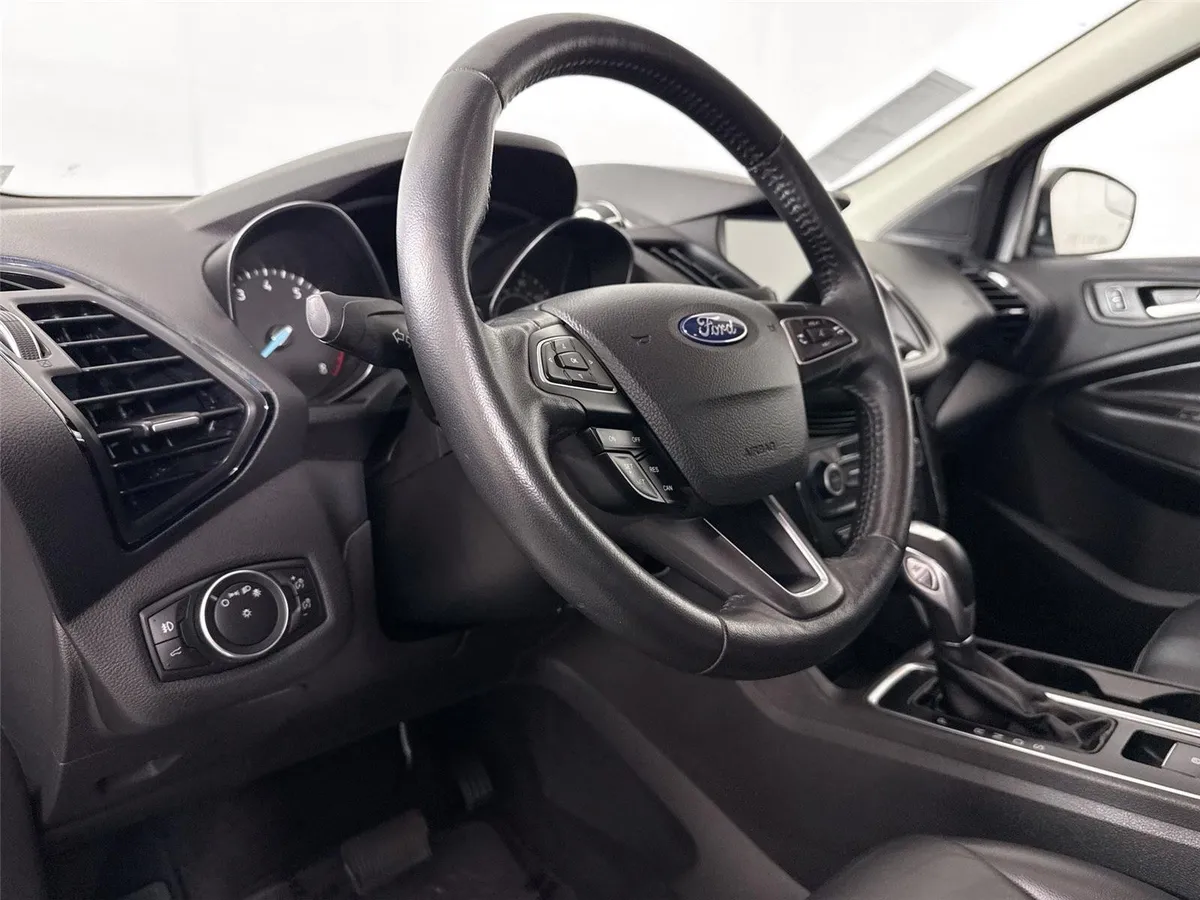 2019 Ford Escape Titanium thumbnail 4
