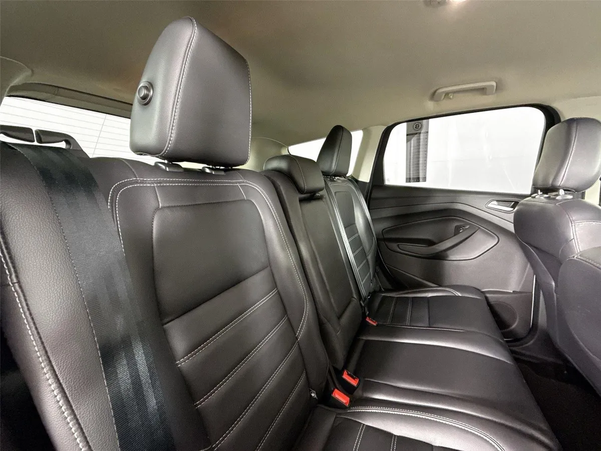 2019 Ford Escape Titanium thumbnail 40