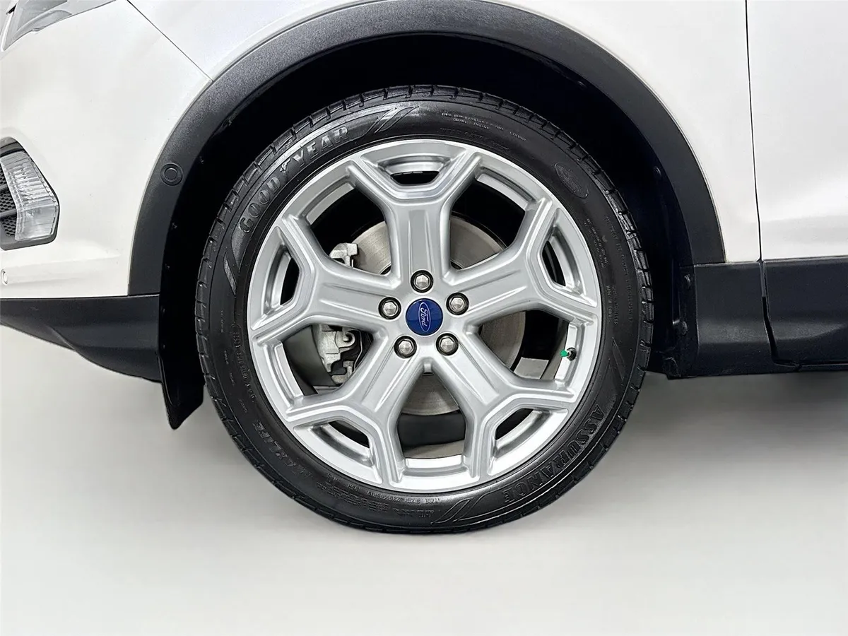 2019 Ford Escape Titanium thumbnail 44