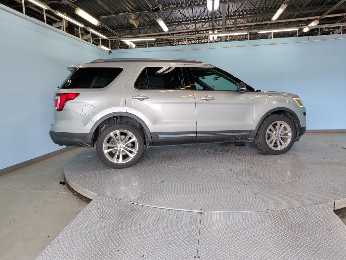 2019 Ford Explorer XLT thumbnail 11