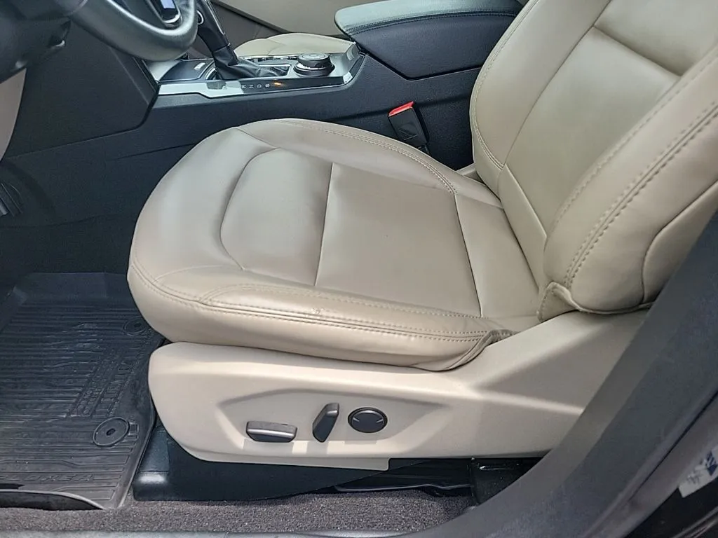 2019 Ford Explorer XLT thumbnail 11