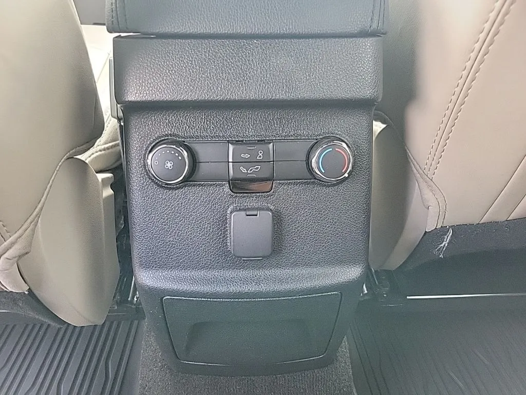 2019 Ford Explorer XLT thumbnail 14