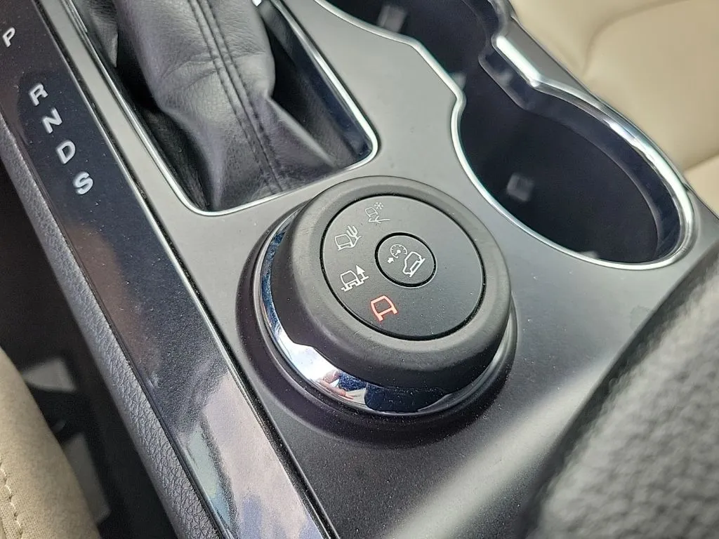 2019 Ford Explorer XLT thumbnail 16