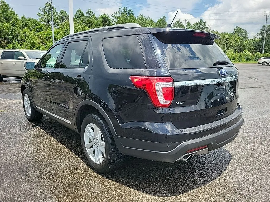2019 Ford Explorer XLT thumbnail 7