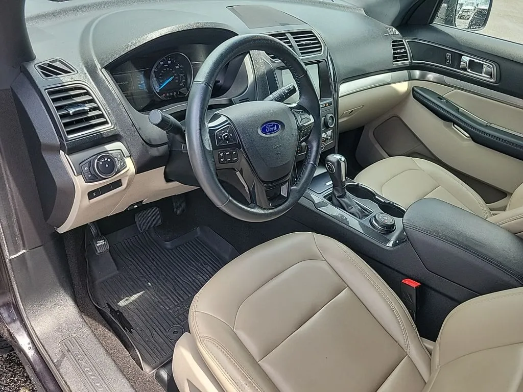 2019 Ford Explorer XLT thumbnail 9