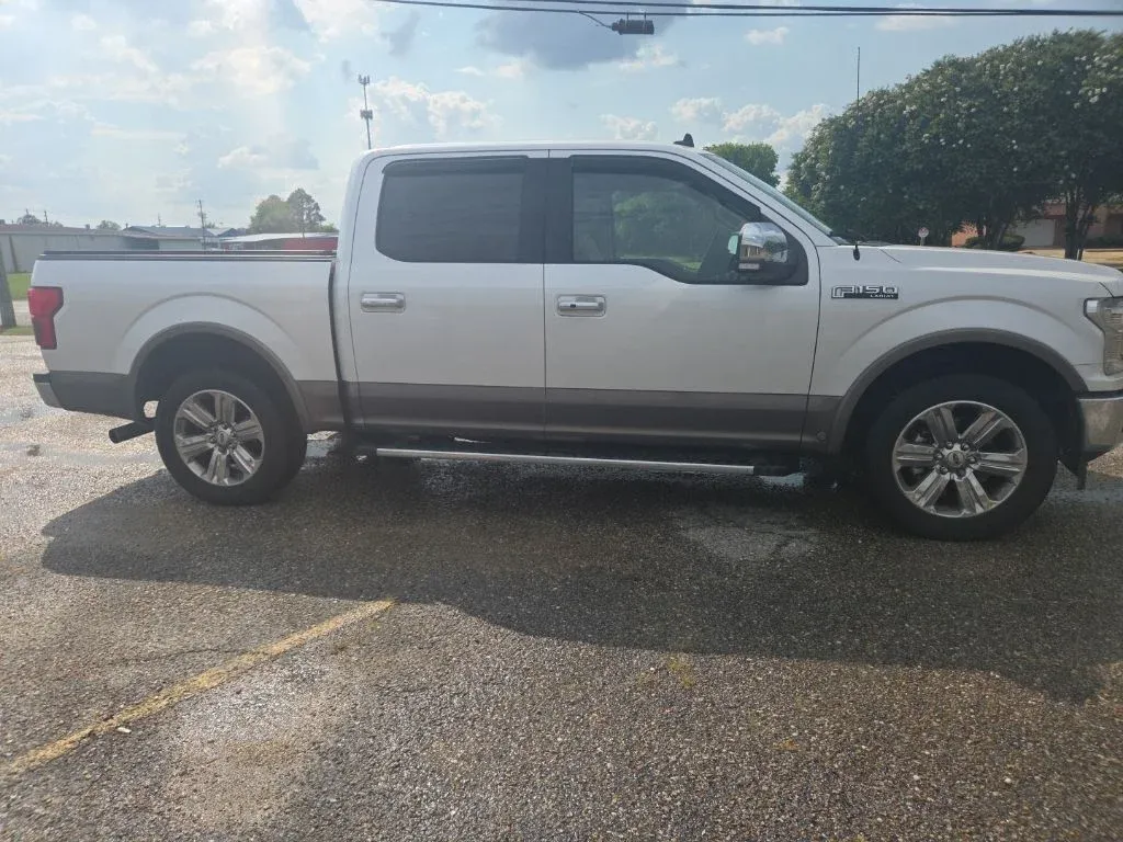 2019 Ford F-150 Lariat thumbnail 15