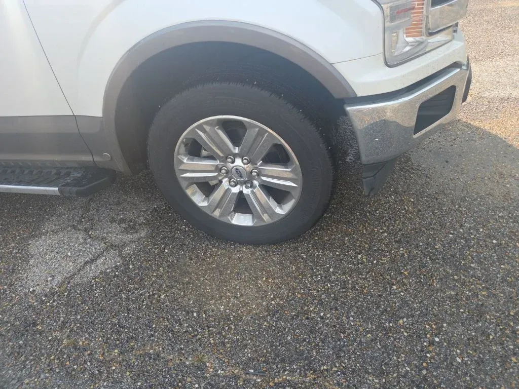 2019 Ford F-150 Lariat thumbnail 19