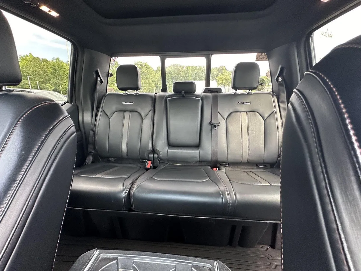 2019 Ford F-150 Platinum thumbnail 13