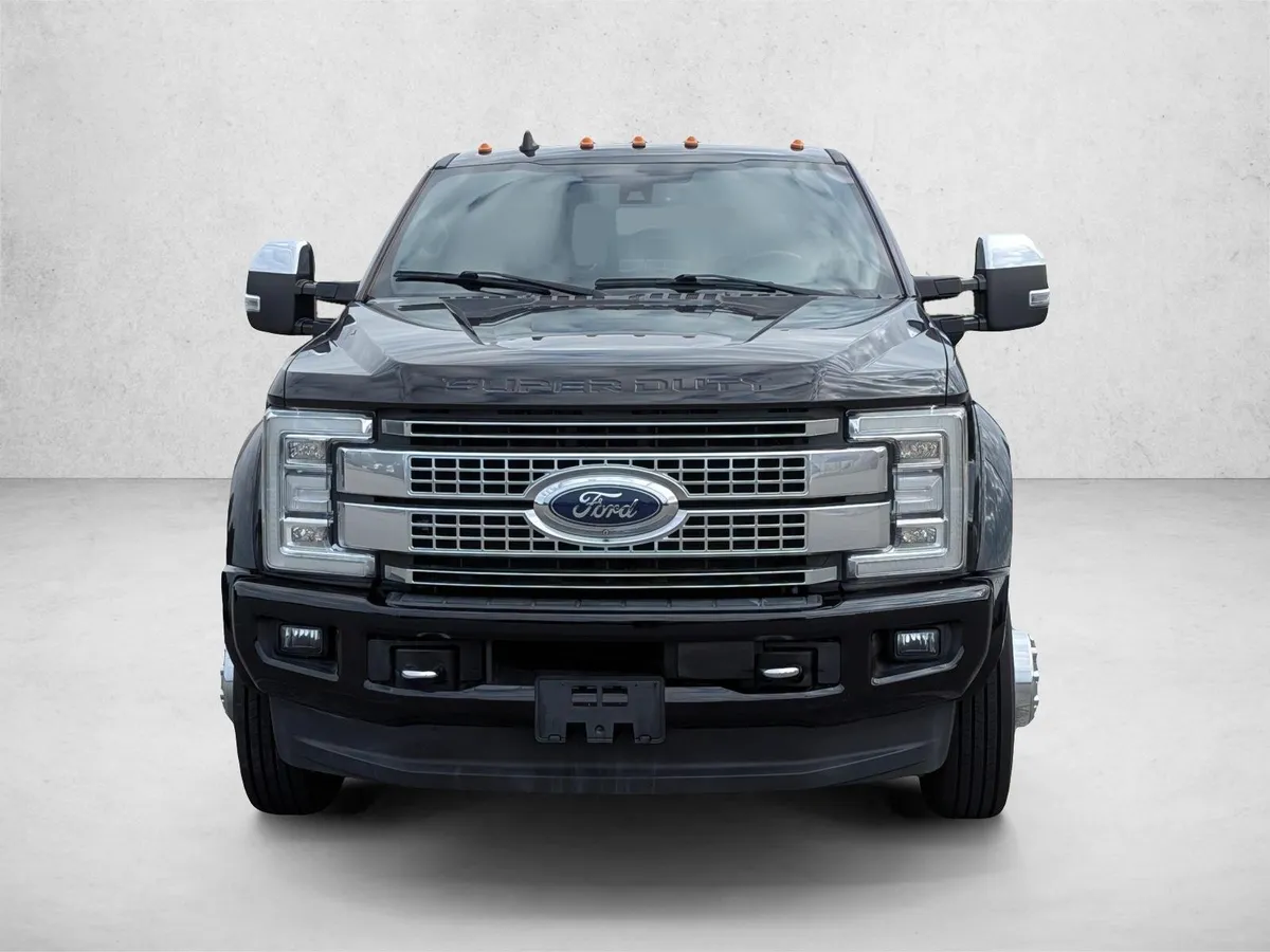 2019 Ford F-450 Platinum thumbnail 2