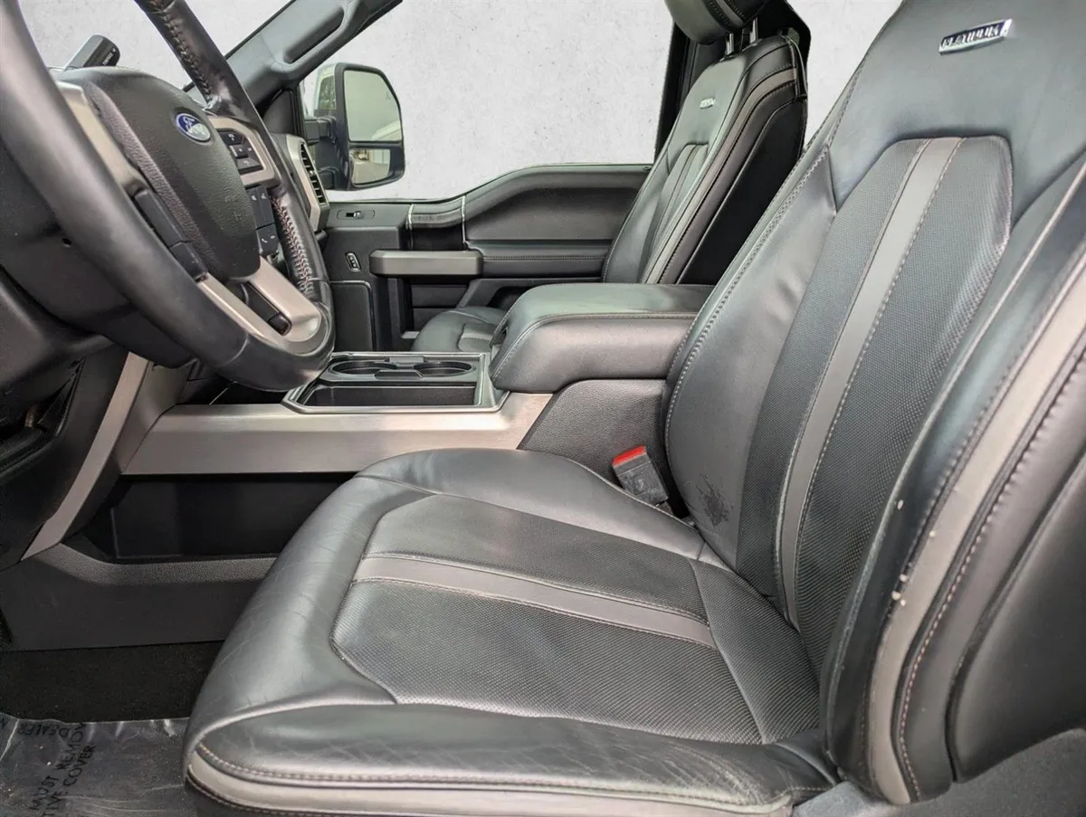2019 Ford F-450 Platinum thumbnail 24