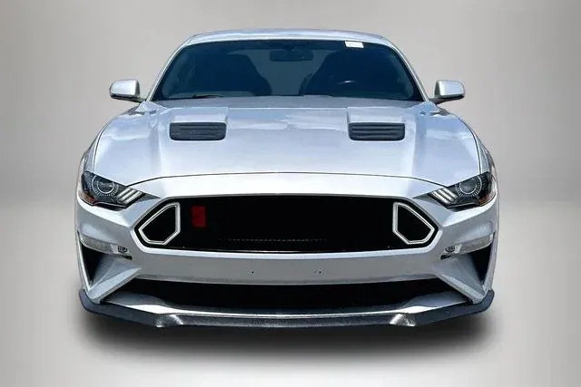 2019 Ford Mustang GT Premium thumbnail 3