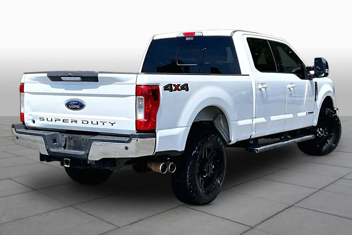 2019 Ford Super Duty F-250 Pickup LARIAT thumbnail 13