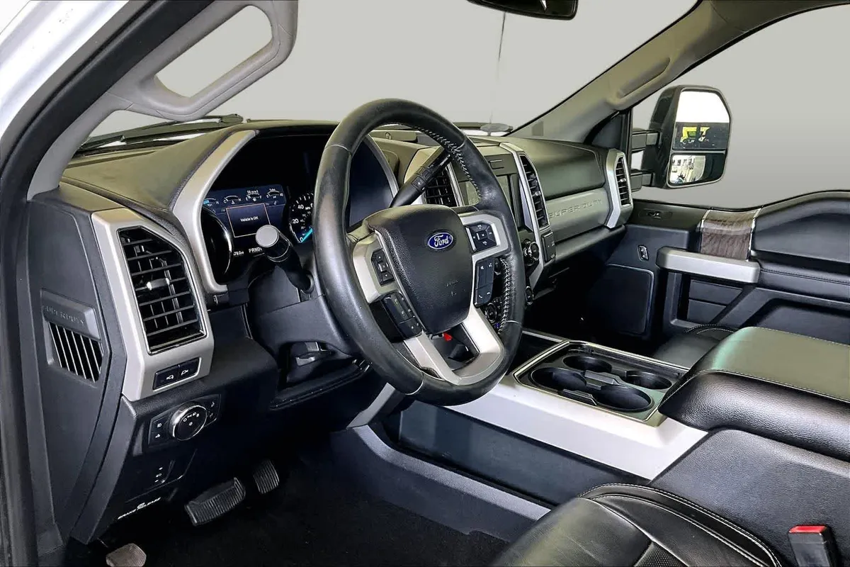 2019 Ford Super Duty F-250 Pickup LARIAT thumbnail 17