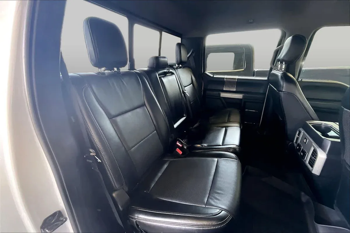 2019 Ford Super Duty F-250 Pickup LARIAT thumbnail 19