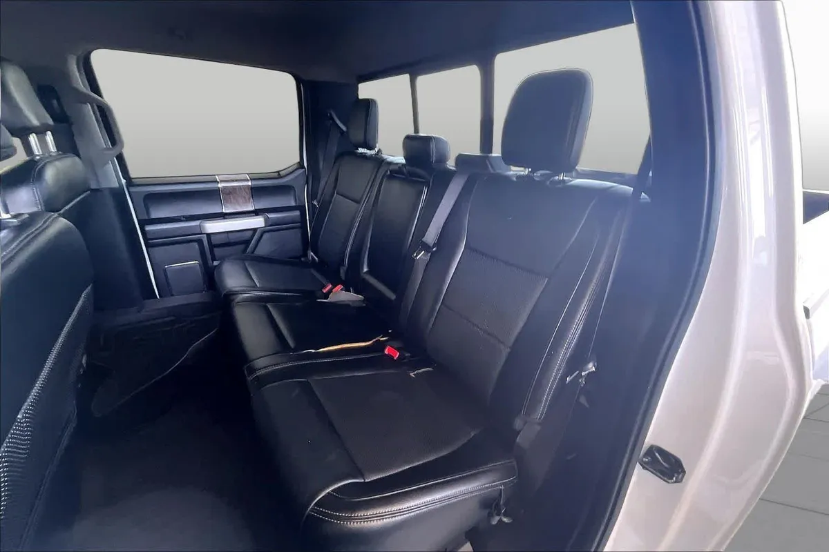2019 Ford Super Duty F-250 Pickup LARIAT thumbnail 20