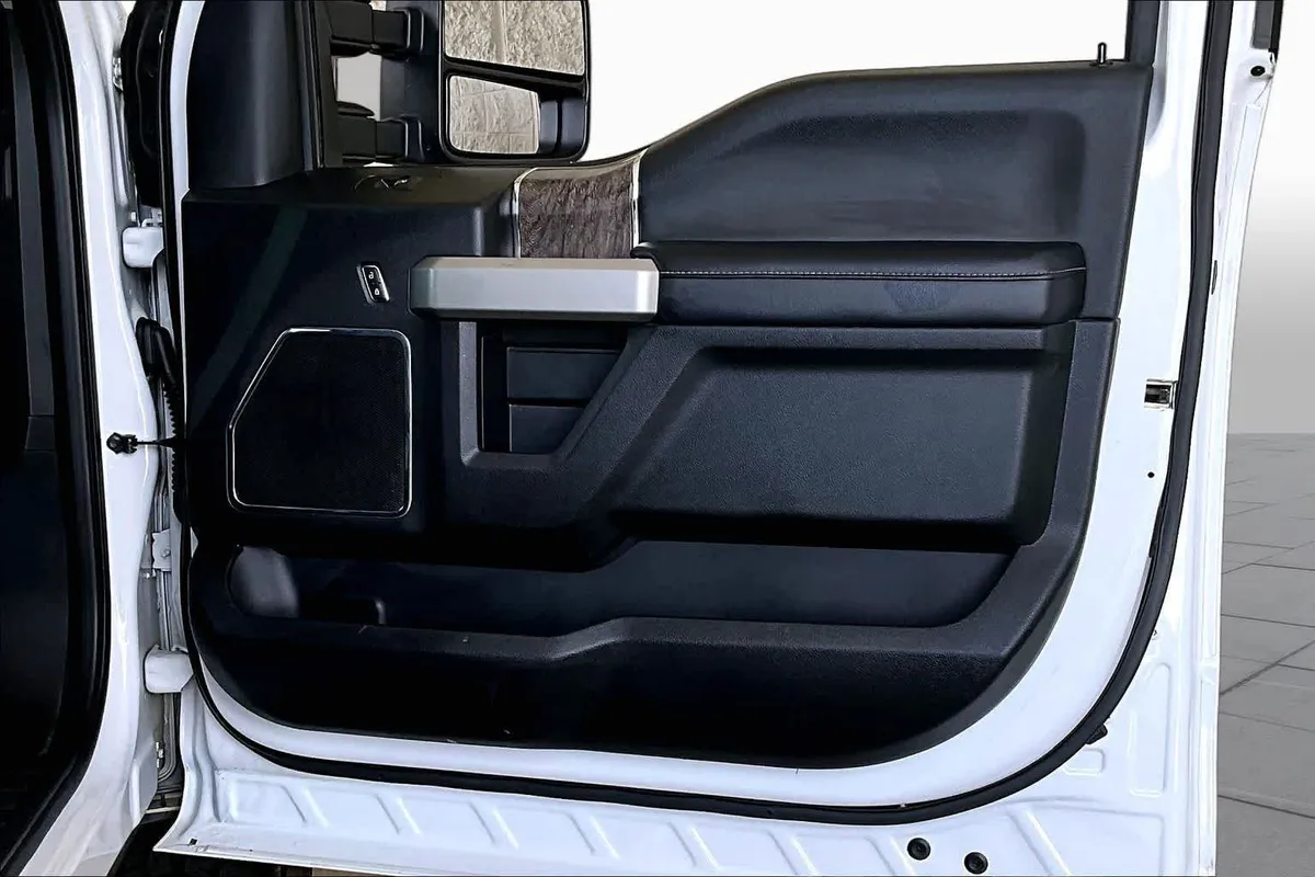 2019 Ford Super Duty F-250 Pickup LARIAT thumbnail 22