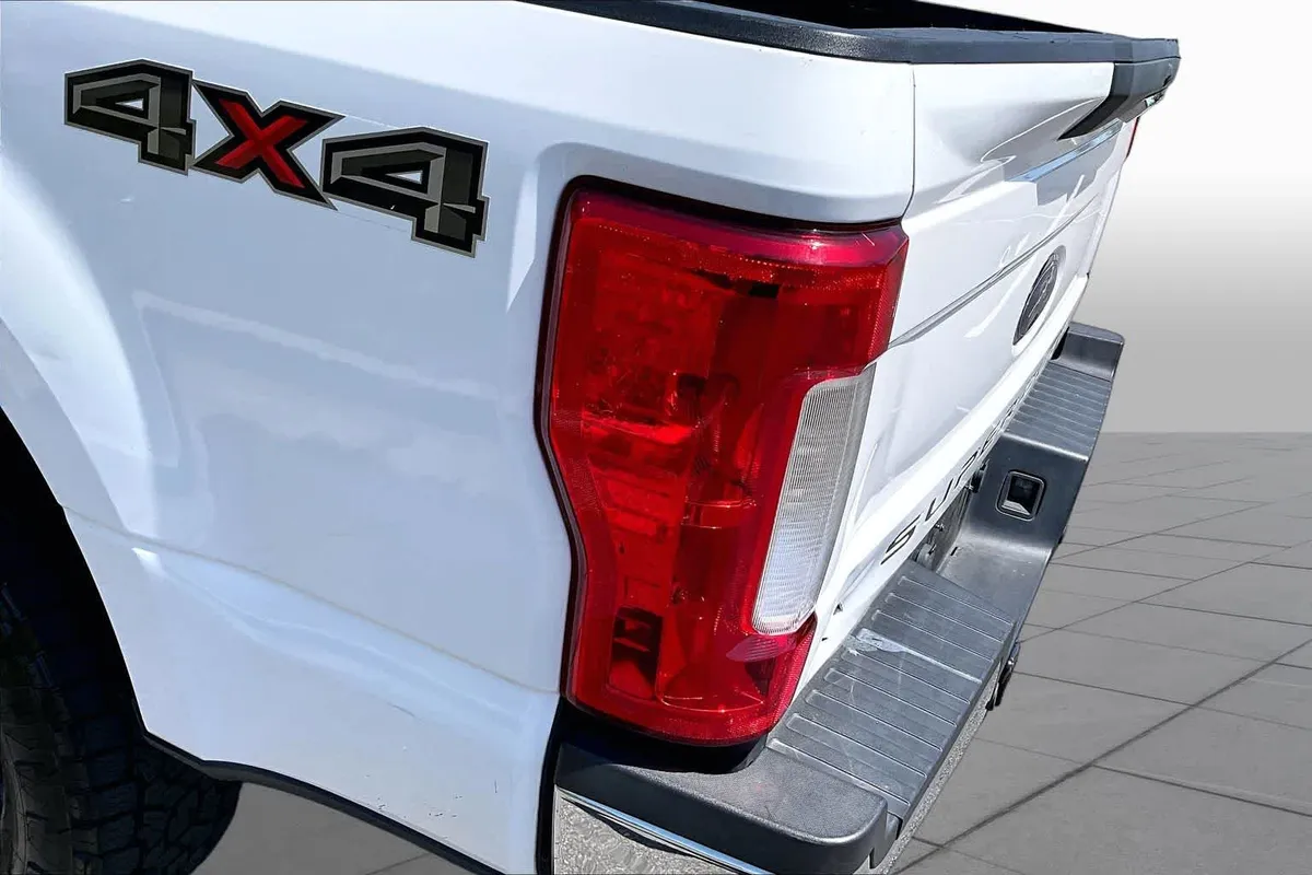 2019 Ford Super Duty F-250 Pickup LARIAT thumbnail 27
