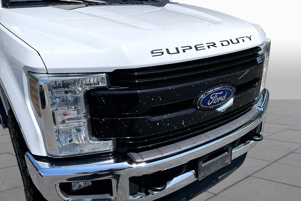 2019 Ford Super Duty F-250 Pickup LARIAT thumbnail 29