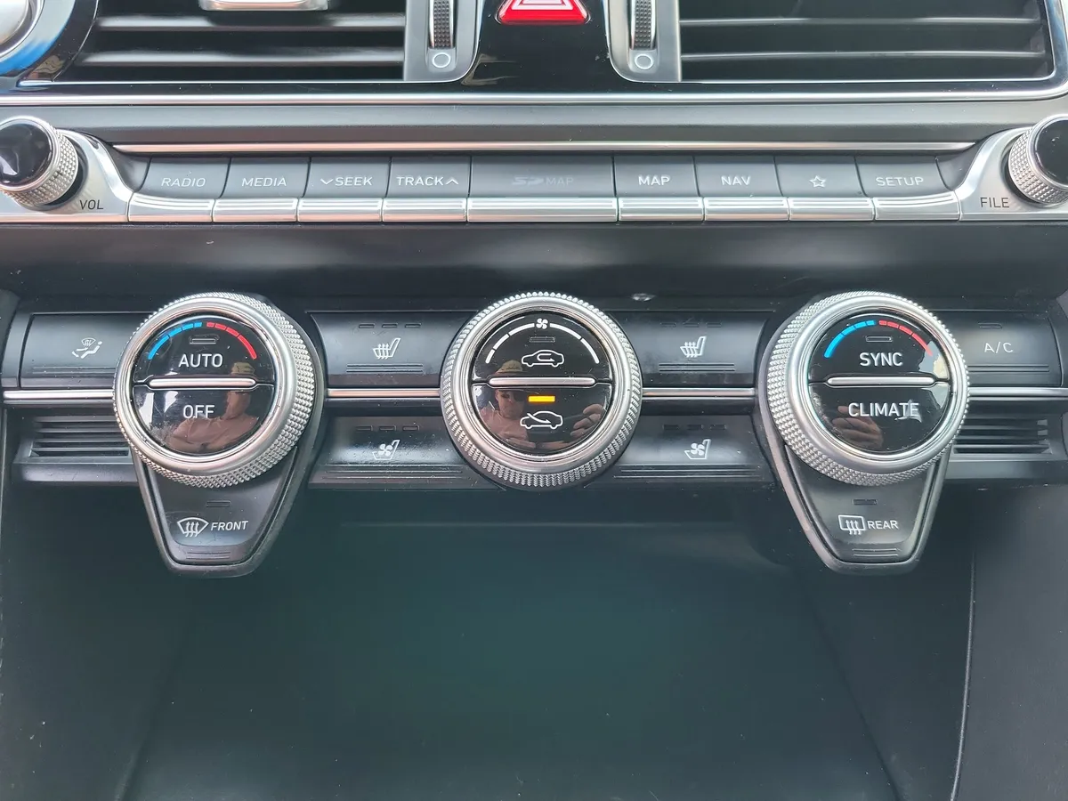 2019 Genesis G70 thumbnail 13