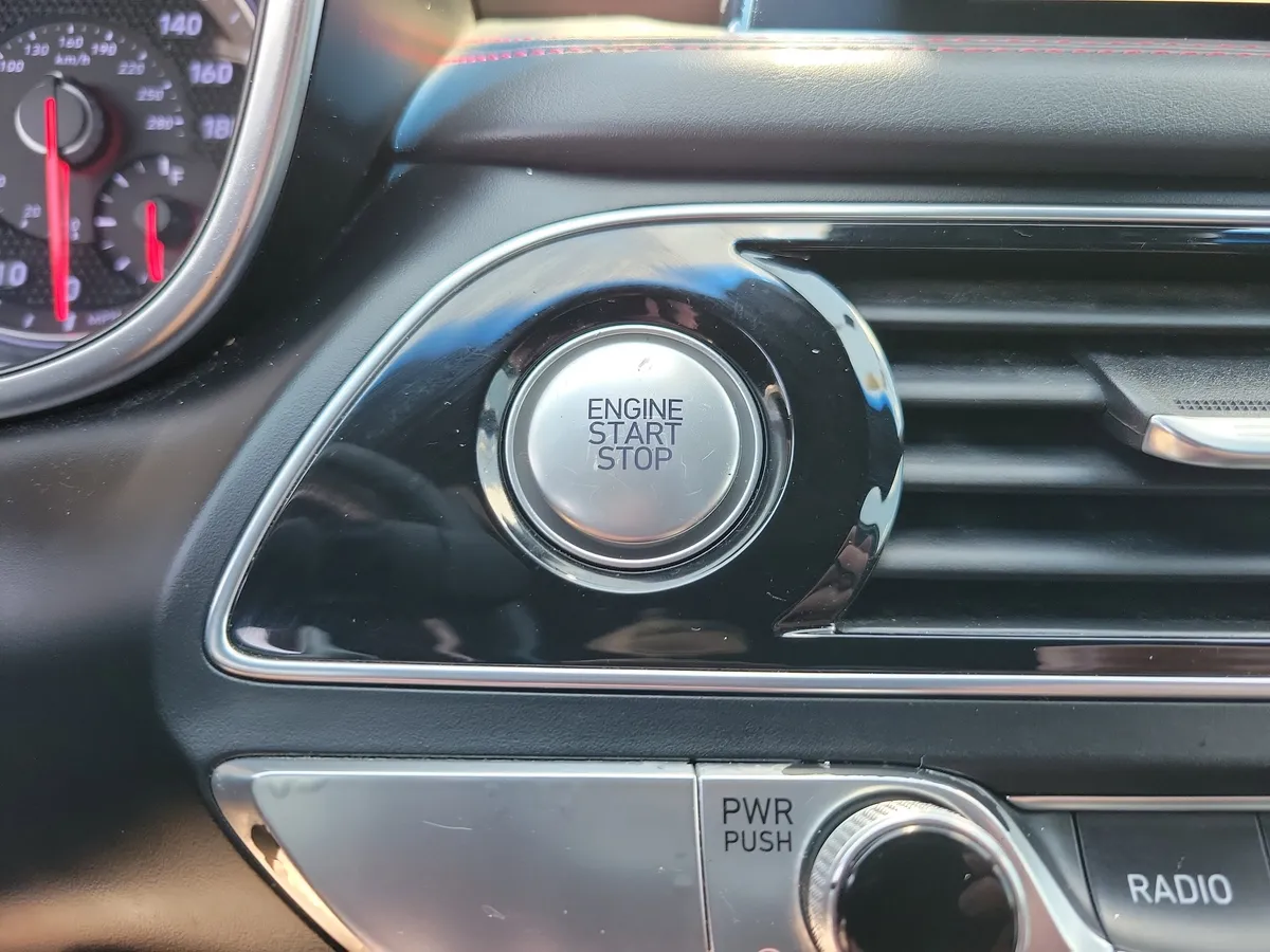 2019 Genesis G70 thumbnail 19