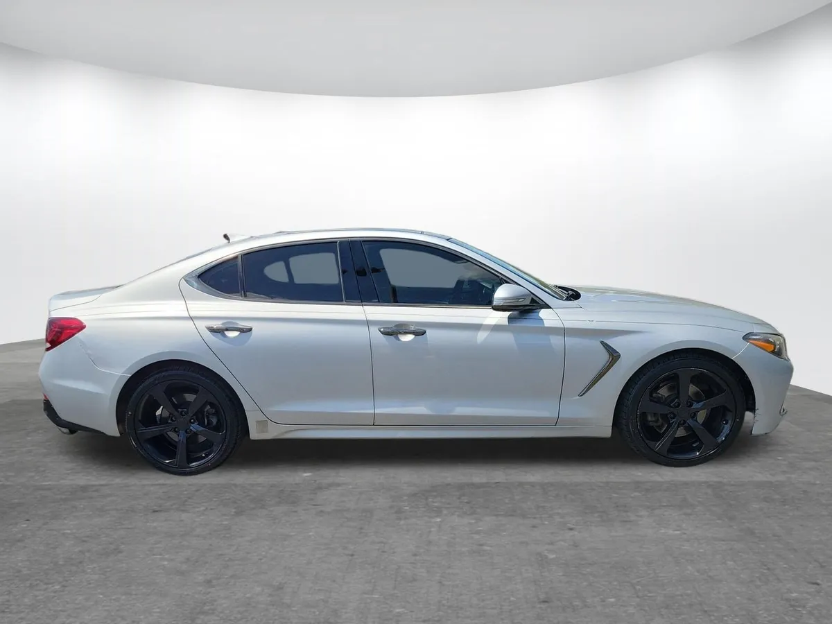 2019 Genesis G70 thumbnail 26