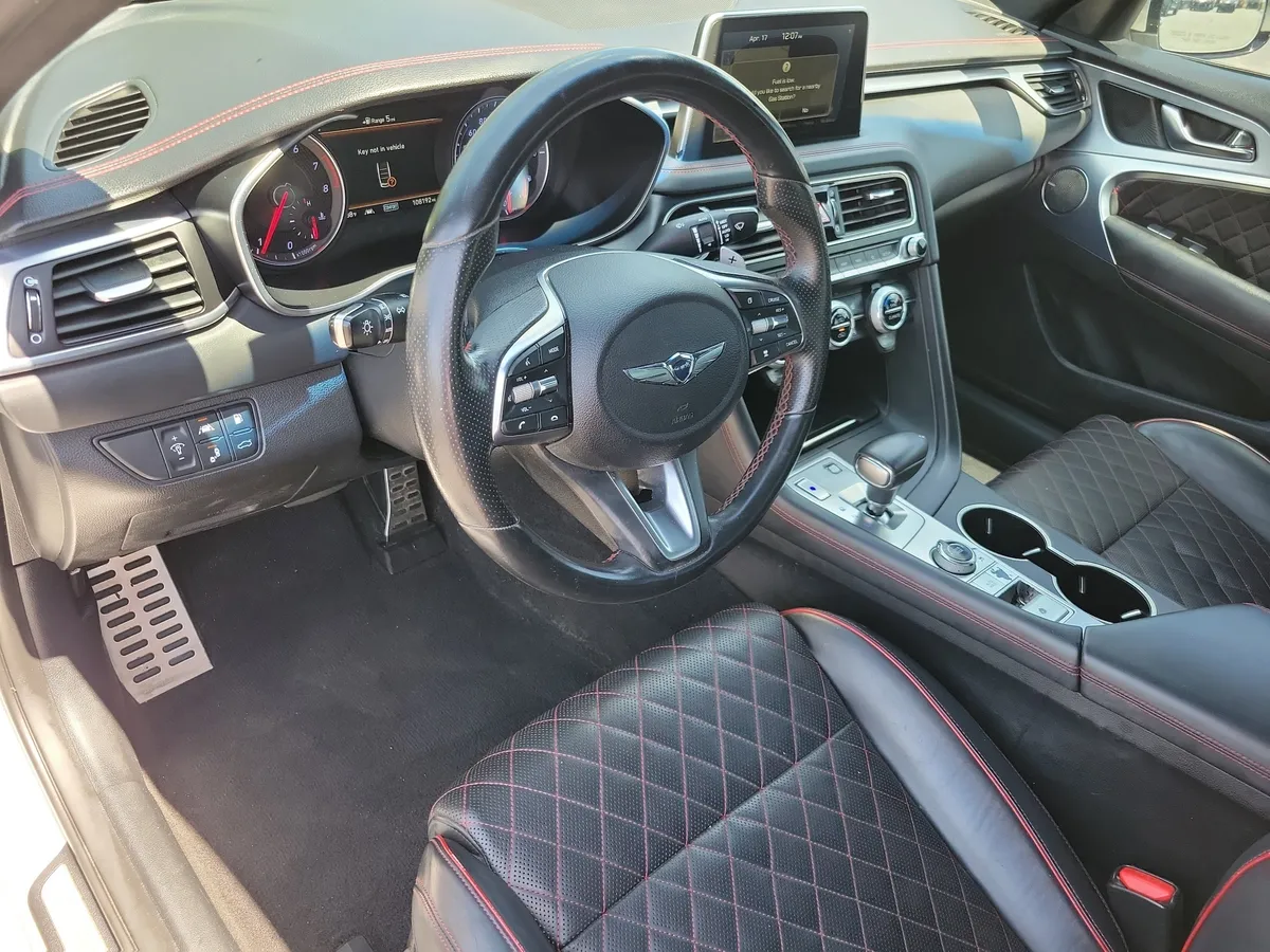 2019 Genesis G70 thumbnail 3