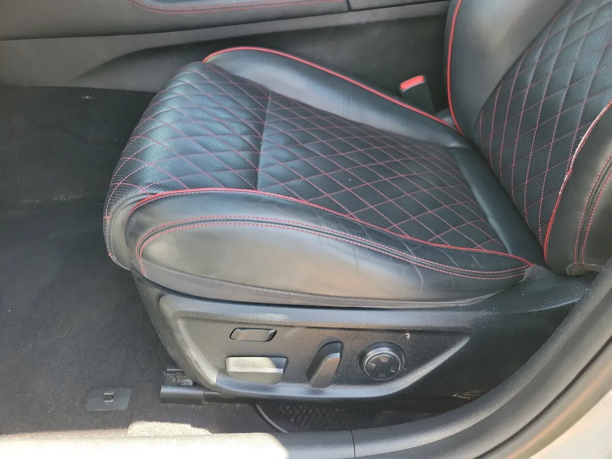 2019 Genesis G70 thumbnail 5