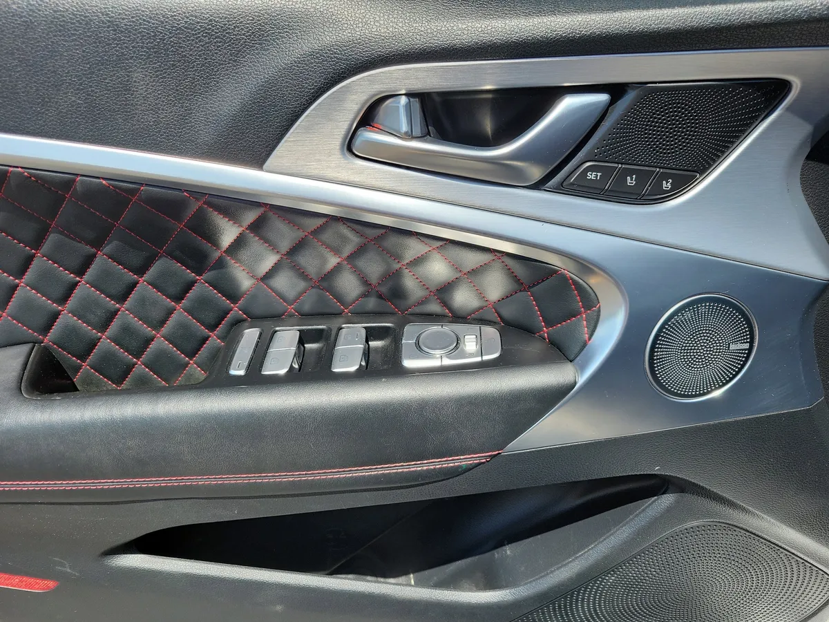 2019 Genesis G70 thumbnail 7