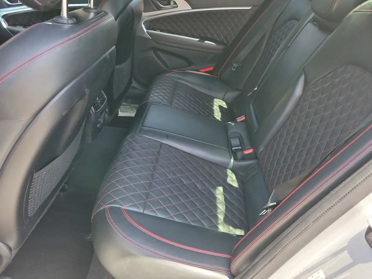2019 Genesis G70 thumbnail 9