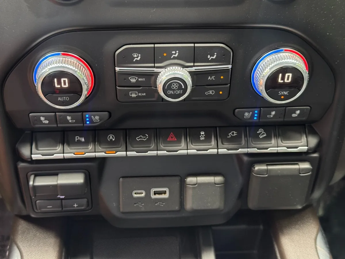 2019 GMC Sierra 1500 Denali thumbnail 32
